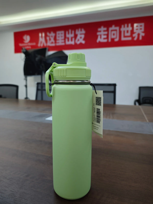 710ml Titanium Insulated Sports Bottle – Leakproof & Portable - Adistore