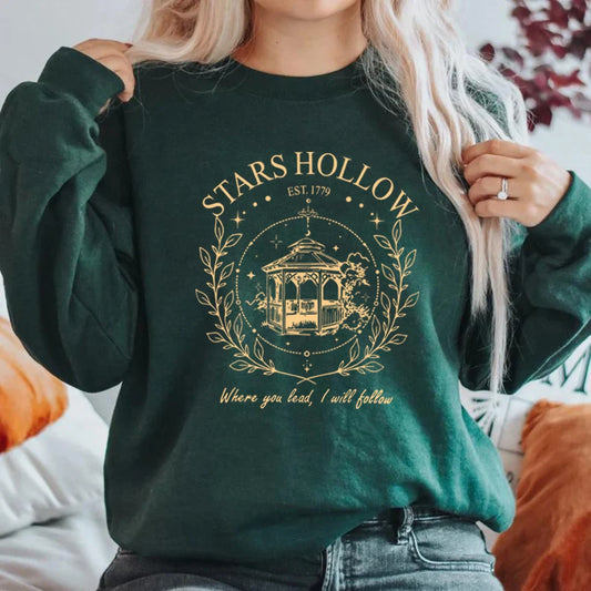 Vintage Stars Hollow Luke's Diner sweatshirt with long sleeves. Ideal for casual wear and showcasing love for Stars Hollow and Luke's Diner