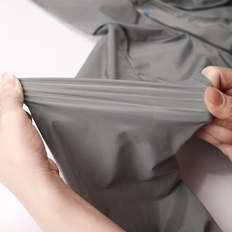 Golf rain jacket UK detail — breathable waterproof quick-dry golf apparel